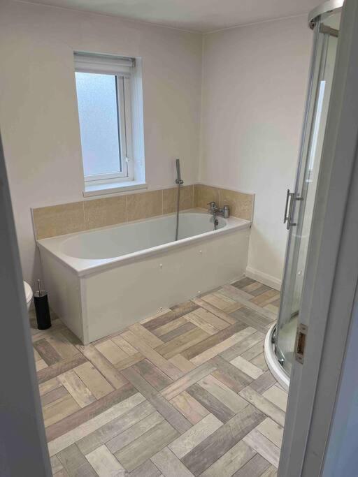 לונדונדרי Conveniently Located, Close To City And Quiet Area מראה חיצוני תמונה